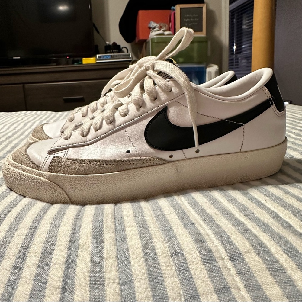 Nike Blazer Low Platform Shoes DC4769-102 Size‎ 6 Women's White / Black
